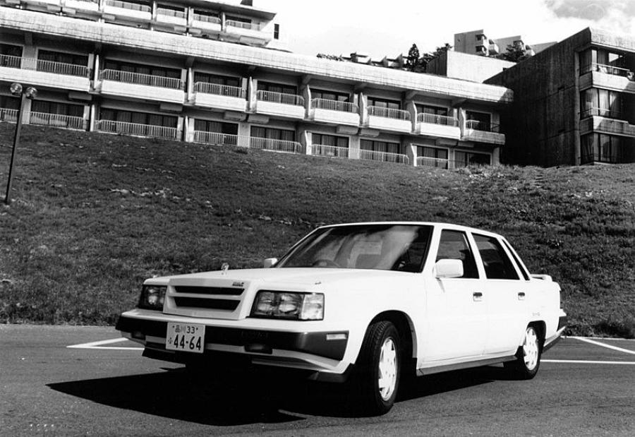  Mitsubishi Debonair V3000 Royal AMG 1986 года  (фото 2 из 9)